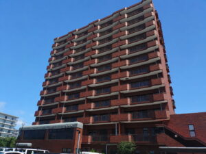 メゾン海神の大規模修繕工事 施工後のマンション外観